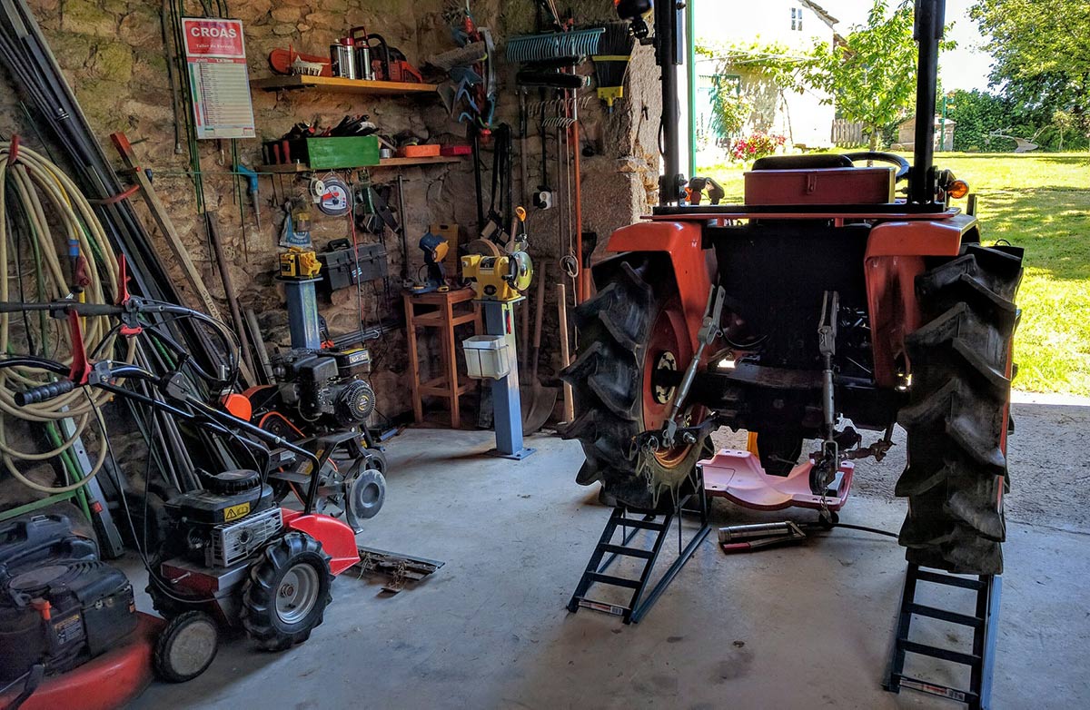 Här visas ett garage där generatorer kan användas